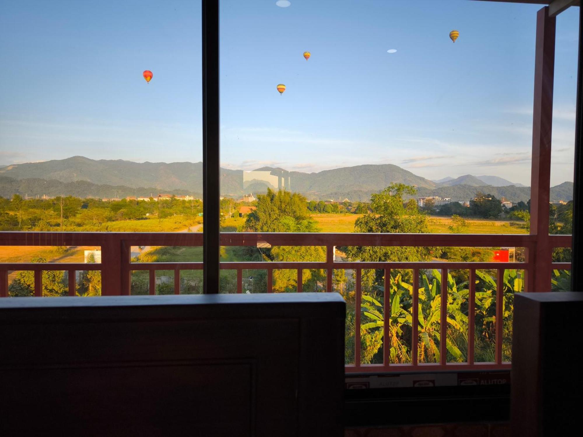 Dd Guesthouse Vang Vieng Dış mekan fotoğraf
